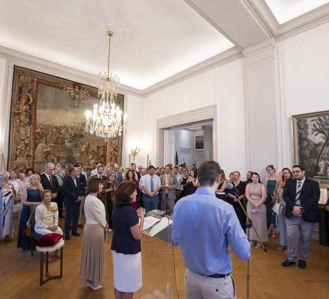 amb4